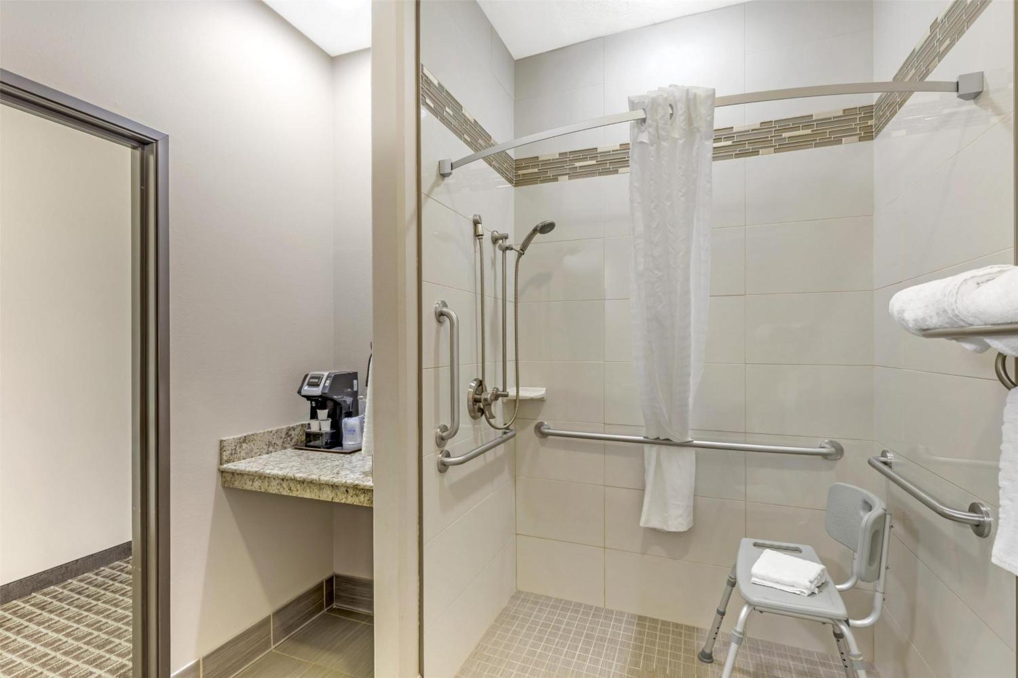 Queen Room with Two Queen Beds - Disability Access